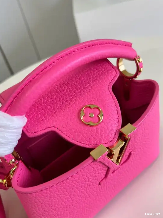 MINI LOUIS CAPUCINES VUITTON 0402